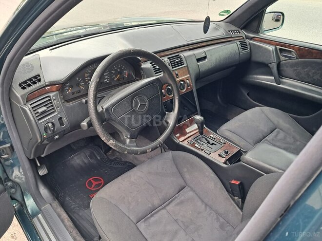Mercedes C 230 1997, 123,800 km - 2.3 l - Qazax