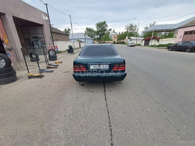 Mercedes C 230 1997, 123,800 km - 2.3 l - Qazax