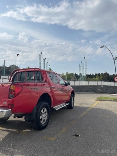 Mitsubishi L200 2011, 620,000 km - 2.5 l - Bakı