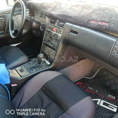 Mercedes E 240 1998, 302,068 km - 2.4 l - Şəmkir