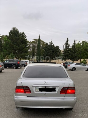 Mercedes E 240 1999, 382,000 km - 2.4 l - Bakı