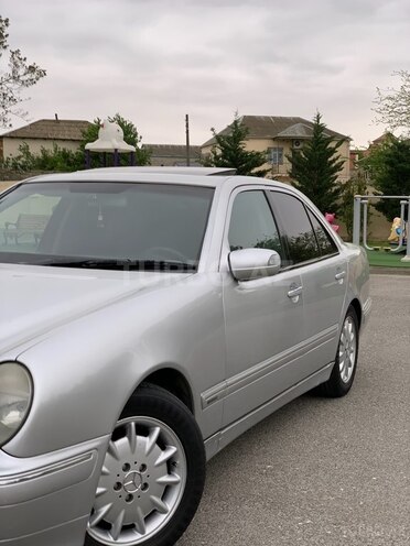Mercedes E 240 1999, 382,000 km - 2.4 l - Bakı