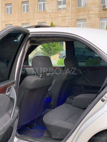 Mercedes E 240 1999, 382,000 km - 2.4 l - Bakı