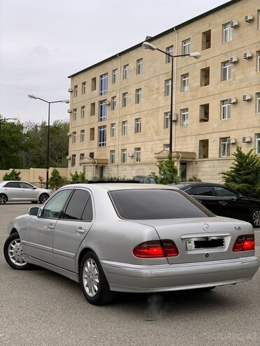 Mercedes E 240 1999, 382,000 km - 2.4 l - Bakı
