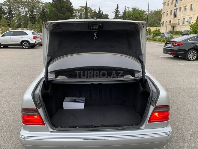 Mercedes E 240 1999, 382,000 km - 2.4 l - Bakı