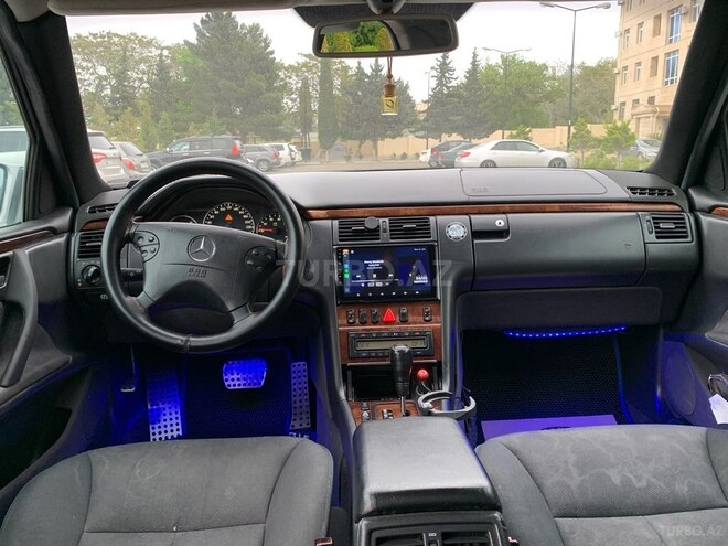 Mercedes E 240 1999, 382,000 km - 2.4 l - Bakı