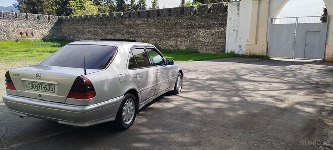 Mercedes C 180 1999, 628,000 km - 1.8 л - Quba