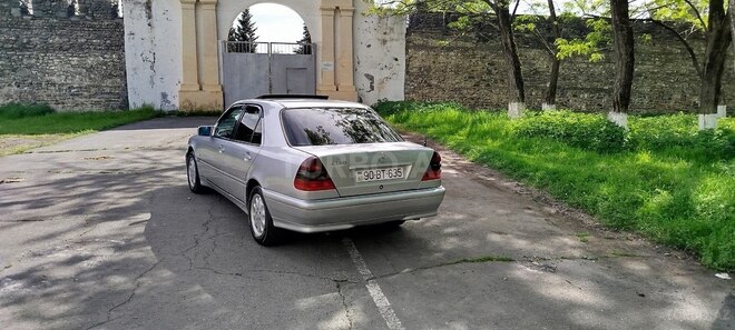Mercedes C 180 1999, 628,000 km - 1.8 л - Quba