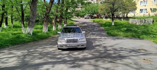 Mercedes C 180 1999, 628,000 km - 1.8 л - Quba