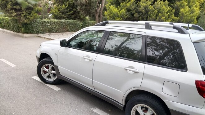 Mitsubishi Outlander 2005, 241,788 km - 2.4 l - Sumqayıt
