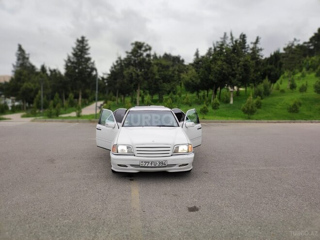 Mercedes C 230 1999, 299,000 km - 2.3 л - Bakı
