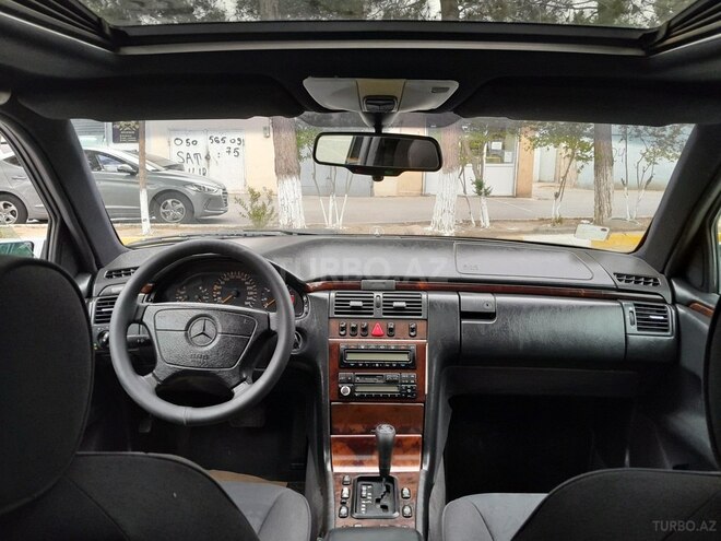 Mercedes E 300 d 1997, 297,492 km - 3.0 l - Sumqayıt