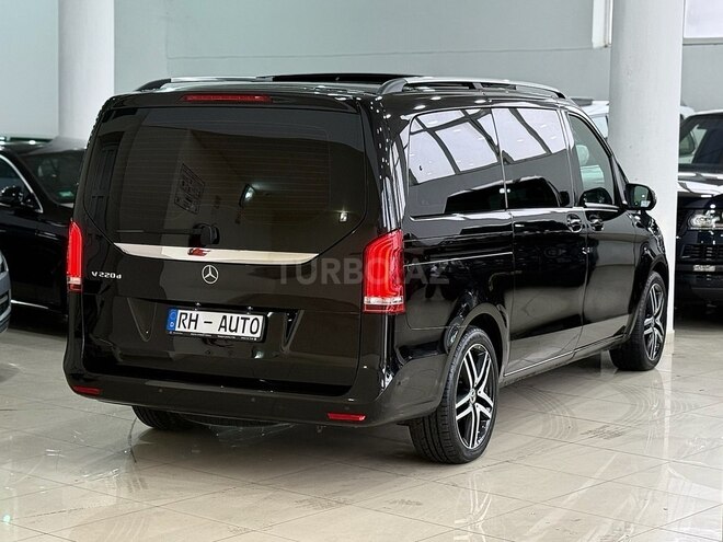 Mercedes V 220-6