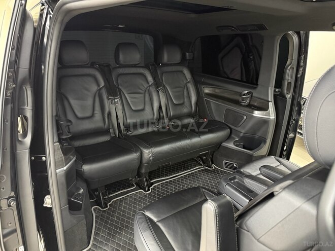 Mercedes V 220-11