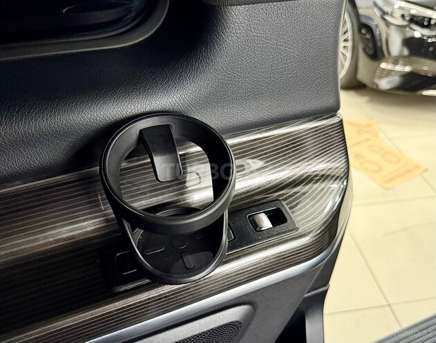 Mercedes V 220-18