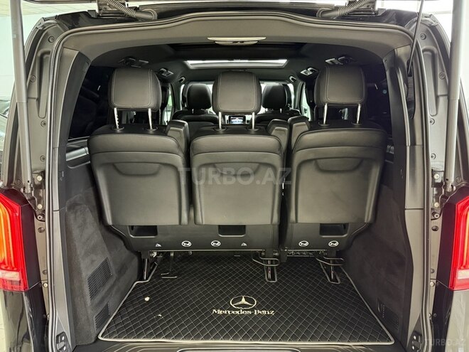 Mercedes V 220-15