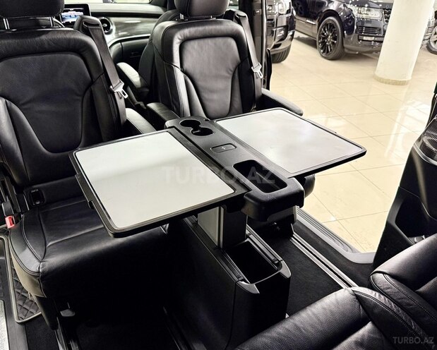 Mercedes V 220-14