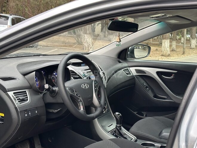 Hyundai Elantra 2015, 147,592 km - 1.8 l - Bakı