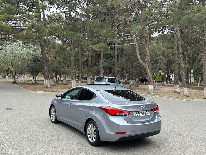 Hyundai Elantra 2015, 147,592 km - 1.8 l - Bakı