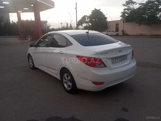 Hyundai Accent 2015, 126,543 km - 1.6 l - Gəncə