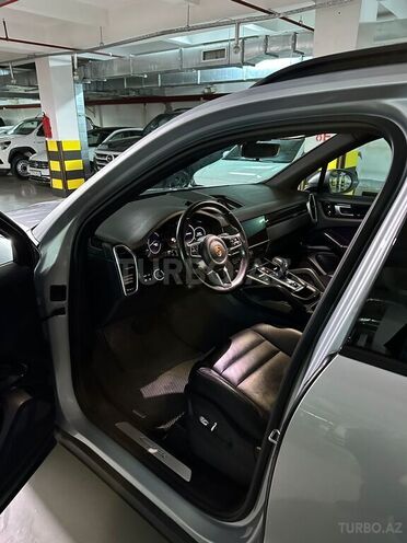 Porsche Cayenne-7