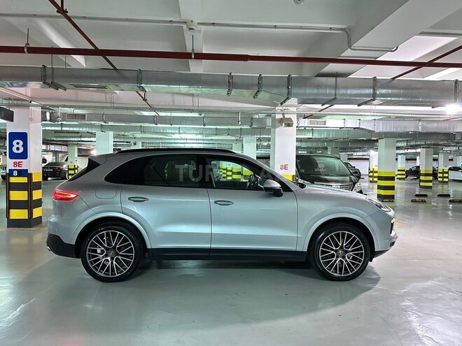 Porsche Cayenne-6