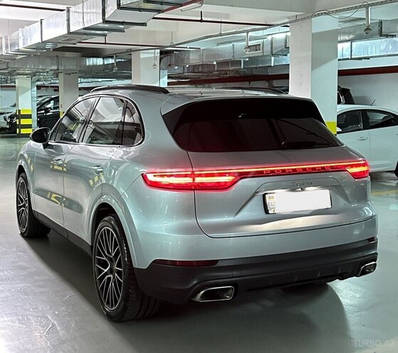 Porsche Cayenne-4