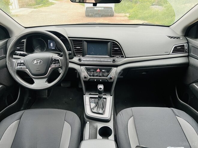 Hyundai Elantra 2018, 183,000 km - 2.0 л - Bakı