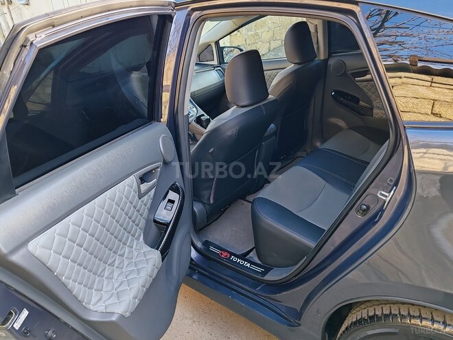 Toyota Prius 2010, 215,000 km - 1.8 л - Bakı