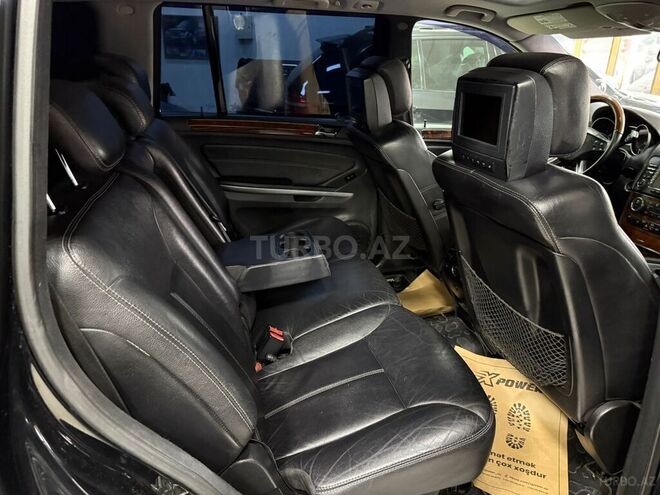 Mercedes GL 450 4MATIC-27