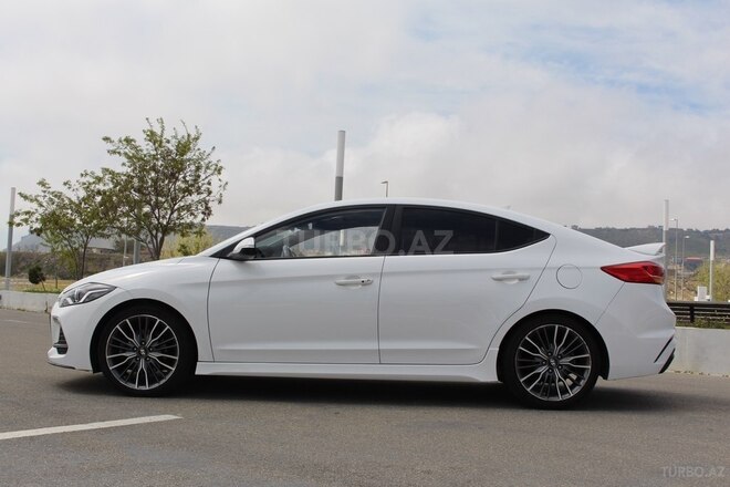 Hyundai Avante 2016, 124,700 km - 1.6 l - Bakı