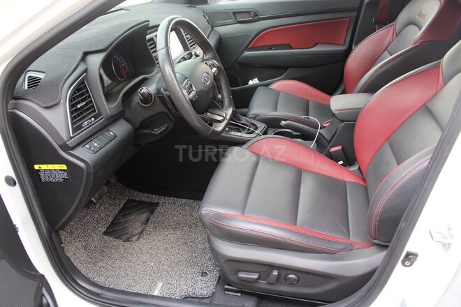 Hyundai Avante 2016, 124,700 km - 1.6 l - Bakı
