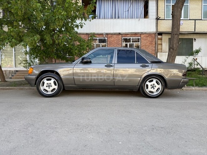 Mercedes 190 1992, 450,000 km - 2.0 l - Gəncə