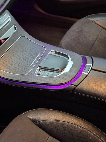 Mercedes E 220 d-17