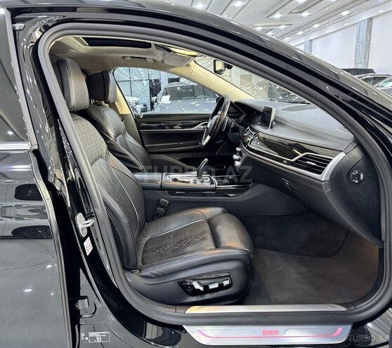 BMW 730 2019, 102,600 km - 3.0 л - Bakı