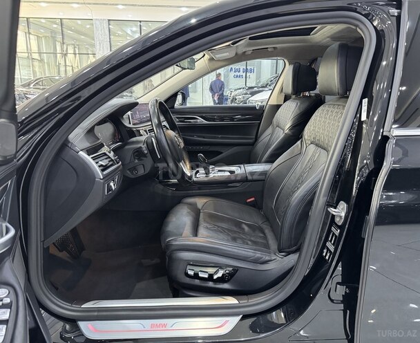 BMW 730 2019, 102,600 km - 3.0 л - Bakı