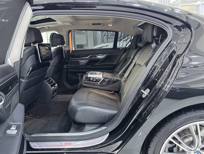 BMW 730 2019, 102,600 km - 3.0 л - Bakı