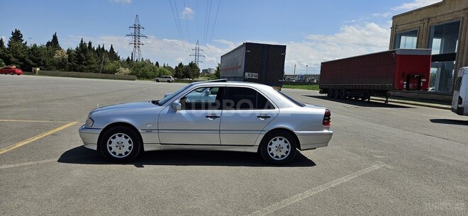 Mercedes C 240 1999, 324,567 km - 2.4 л - Tovuz