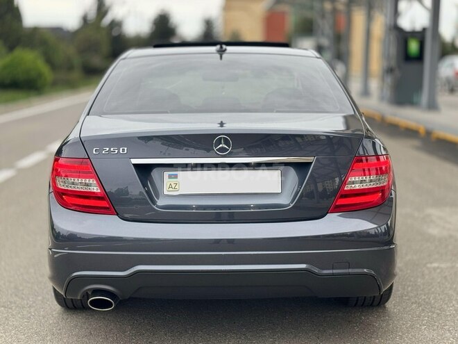 Mercedes C 250 2014, 183,000 km - 1.8 л - Bakı