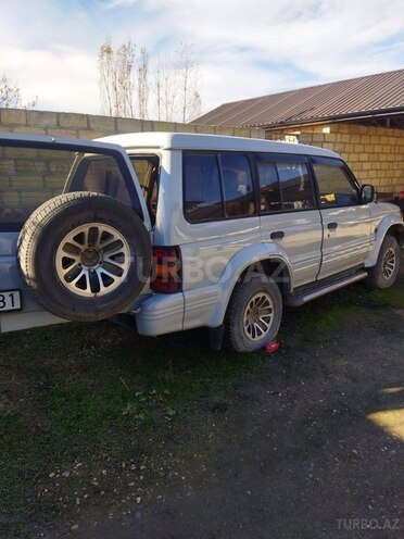 Mitsubishi Pajero 1992, 250,000 km - 2.5 l - Qusar
