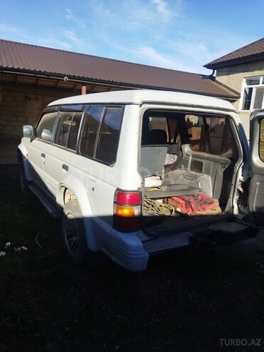 Mitsubishi Pajero 1992, 250,000 km - 2.5 l - Qusar
