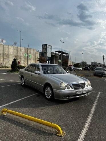 Mercedes E 240 2001, 370,149 km - 2.4 l - Bakı