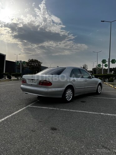 Mercedes E 240 2001, 370,149 km - 2.4 l - Bakı