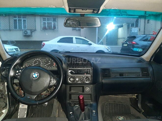 BMW 318 1991, 450,000 km - 1.8 l - Bakı