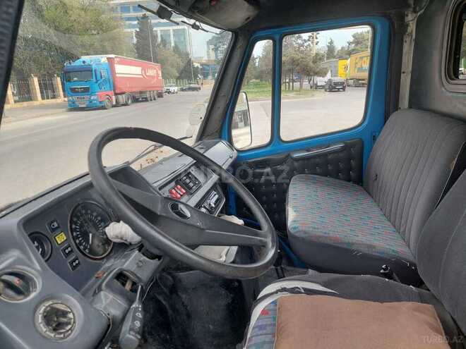 Mercedes 208 D 1992, 300,000 km - 2.9 l - Bakı