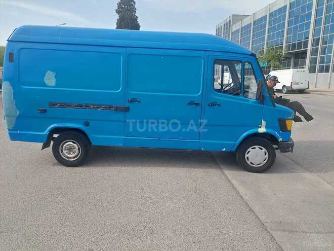 Mercedes 208 D 1992, 300,000 km - 2.9 l - Bakı