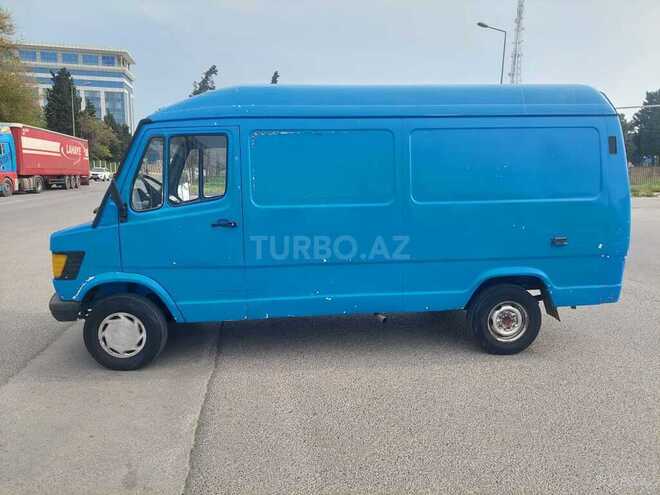 Mercedes 208 D 1992, 300,000 km - 2.9 l - Bakı