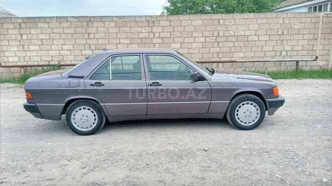 Mercedes 190 1992, 950,000 km - 2.0 l - Yevlax