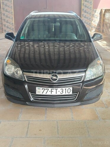 Opel Astra 2010, 203,898 km - 1.4 l - Salyan