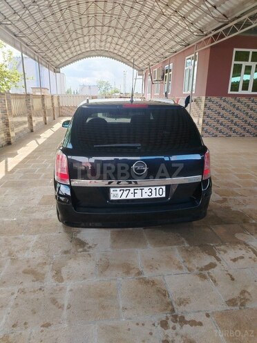Opel Astra 2010, 203,898 km - 1.4 l - Salyan